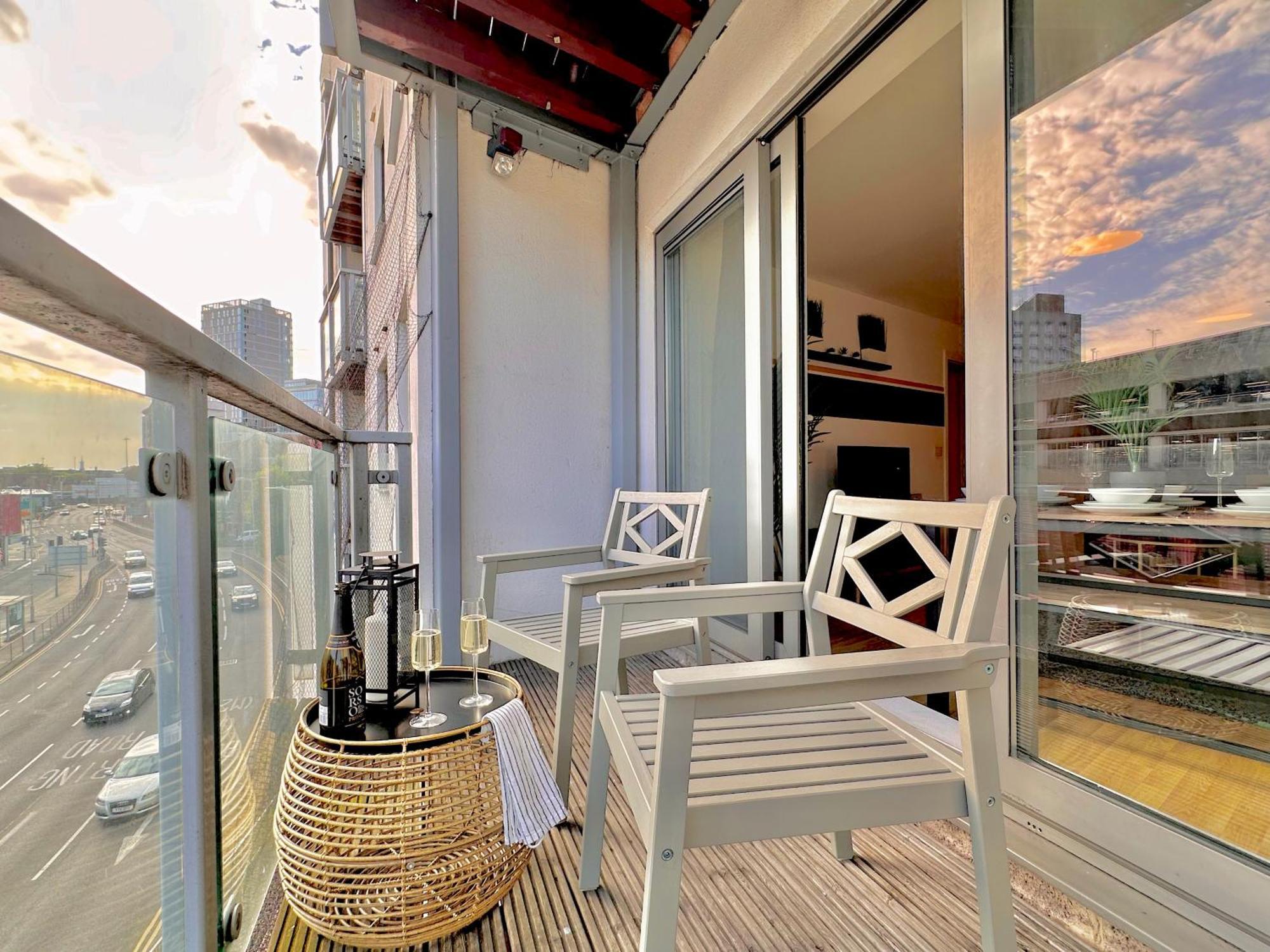 Watford Serviced Apartment, Free Parking, City Centre Exterior photo