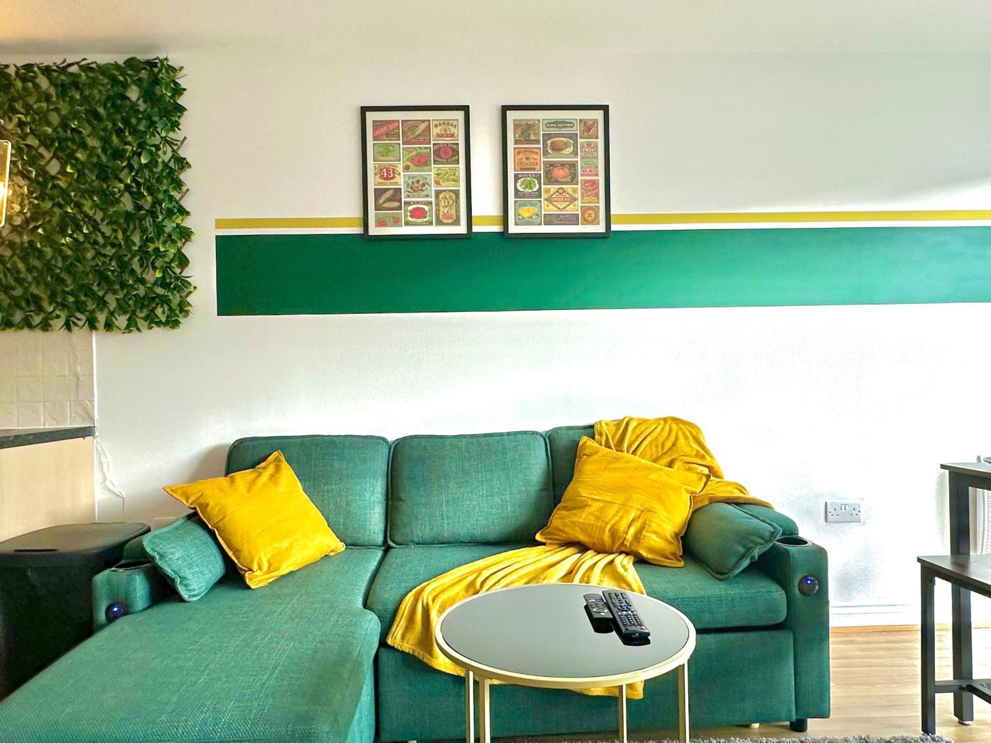 Watford Serviced Apartment, Free Parking, City Centre Exterior photo